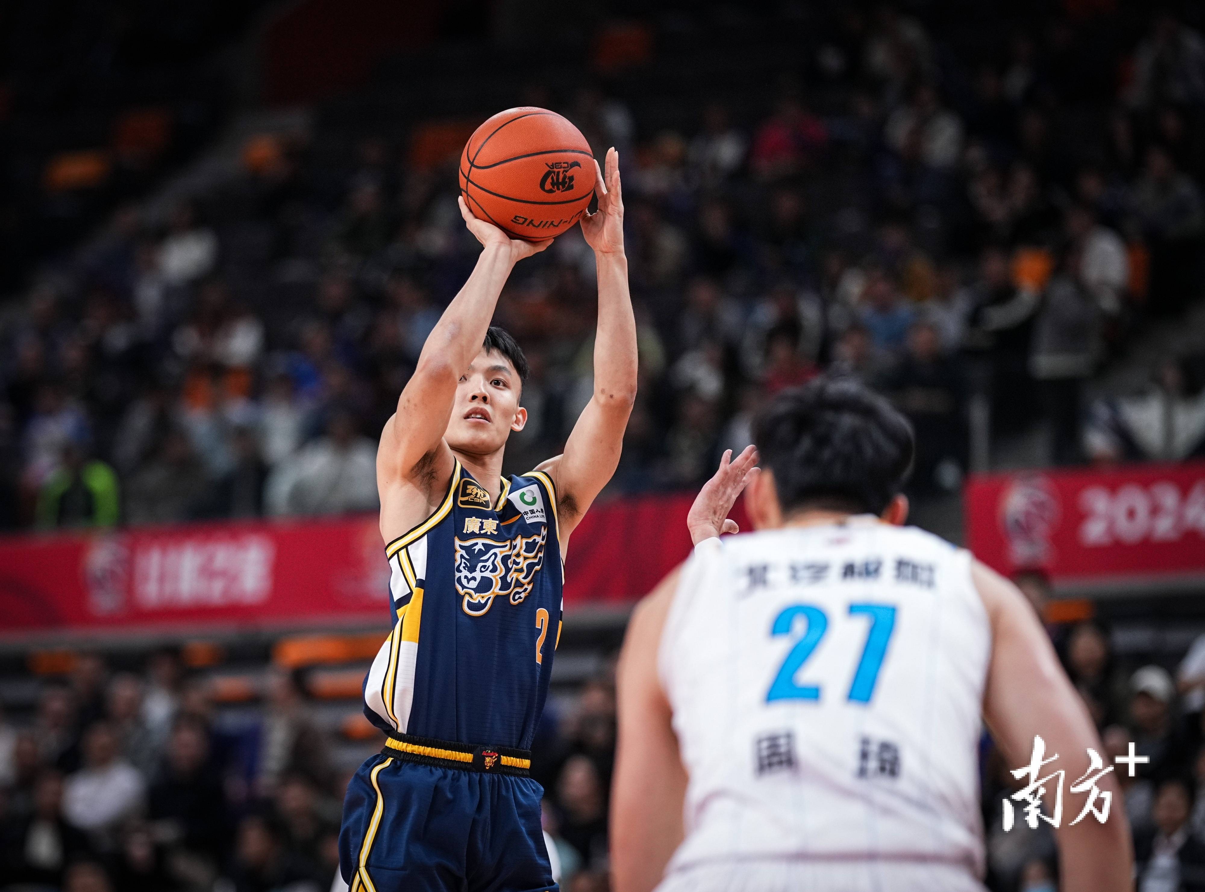 夺冠热门发力！广东队强势击败山西队的简单介绍