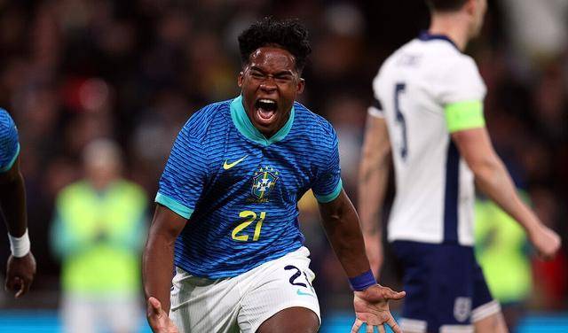 包含巴西队勇取巨大成功,成为世界瞩目焦点的词条 包含巴西队勇取巨大成功,成为世界瞩目焦点的词条