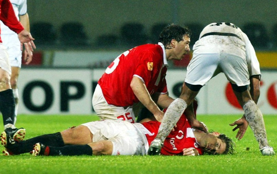 关于哥伦比亚前锋攻坚出战，助沙尔克主场落败的信息