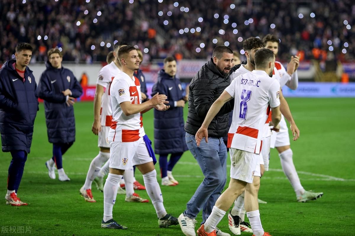 法国队大胜克罗地亚，晋级欧洲杯四强