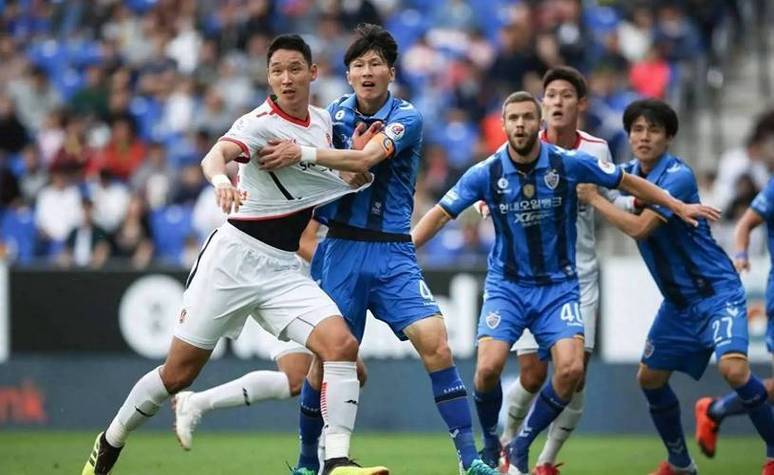 包含首尔FC在主场被曼谷联逼平，出线前景不明的词条