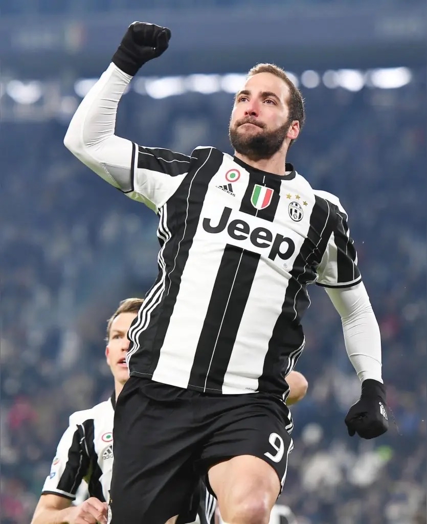 尤文图斯门将扑出点球,帮助球队守住胜利 尤文图斯门将扑出点球,帮助球队守住胜利