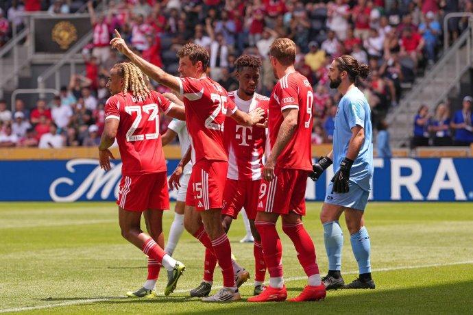 包含拜仁慕尼黑连胜巴黎：穆勒梅开二度的词条