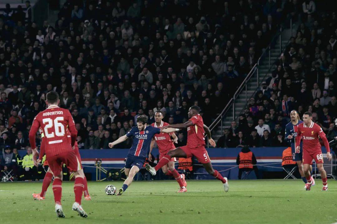 包含巴黎圣日耳曼大比分领先，实力不容小觑的词条