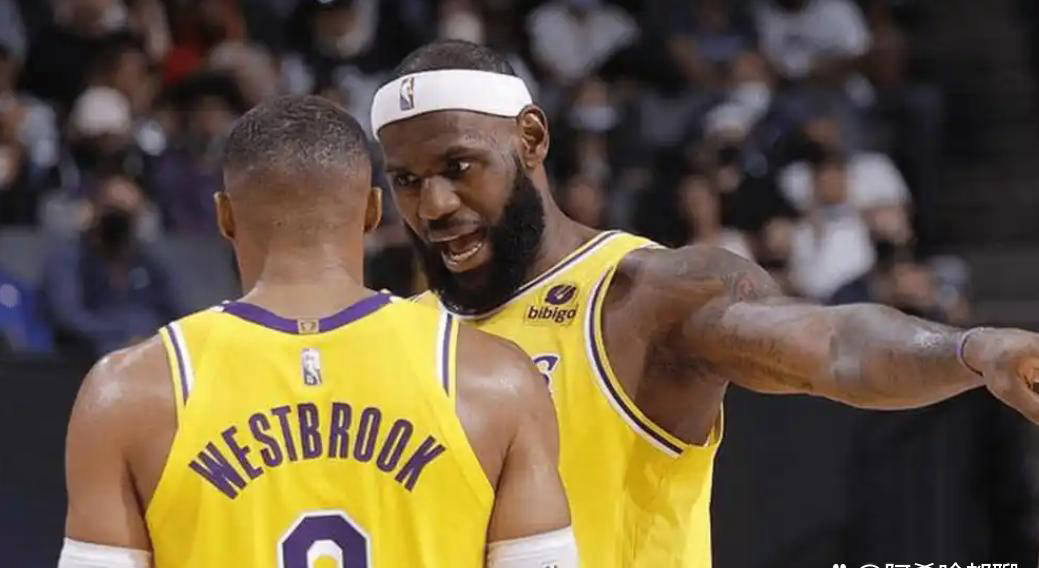 球队内部矛盾曝光，球星之间关系紧张