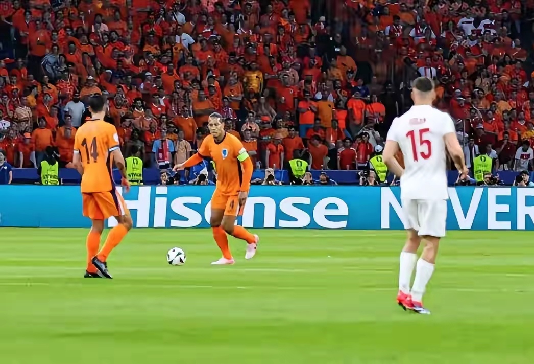 荷兰女子足球队击败对手夺冠 荷兰女子足球队击败对手夺冠