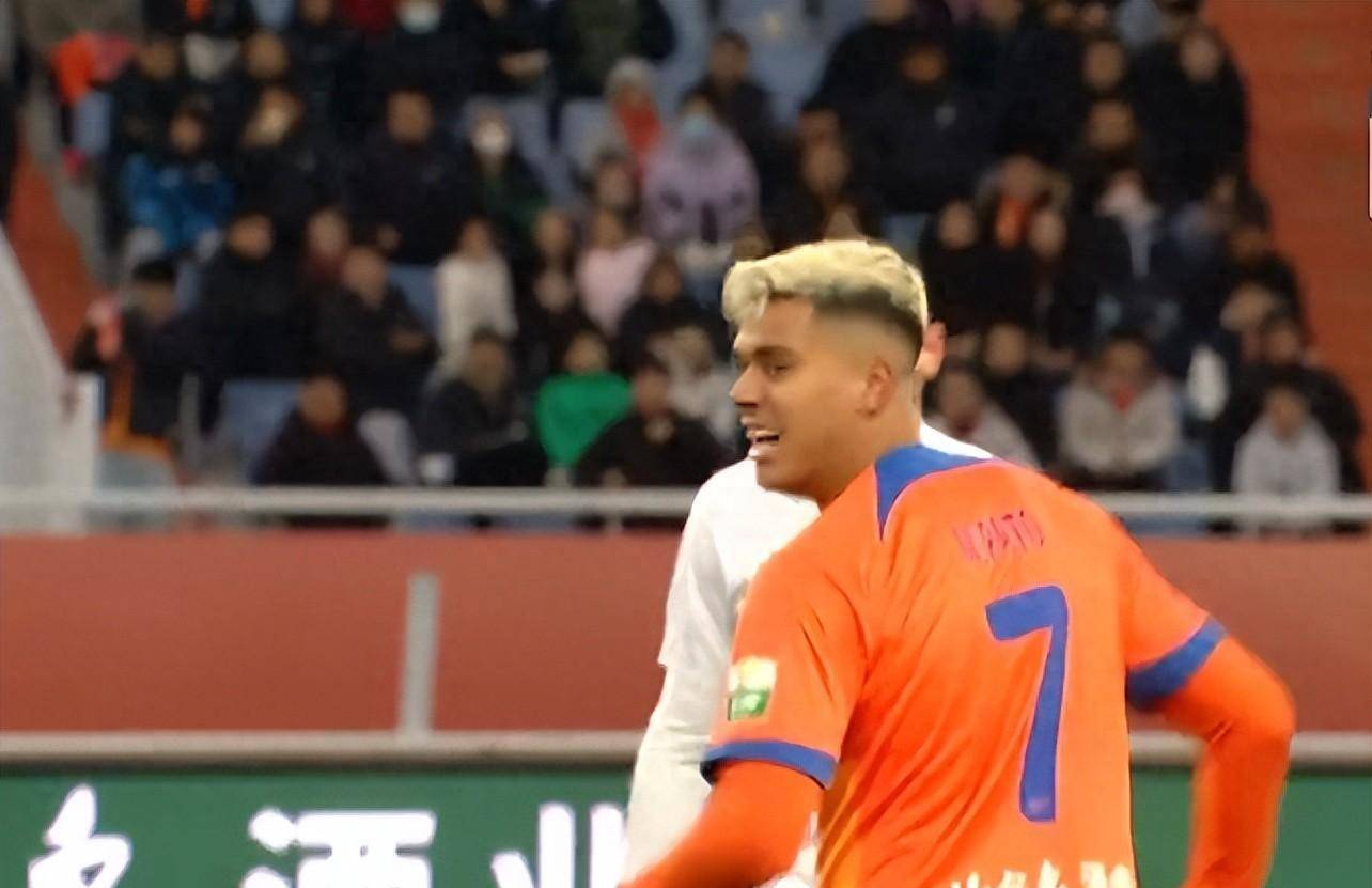 美国球队开门红，晋级淘汰