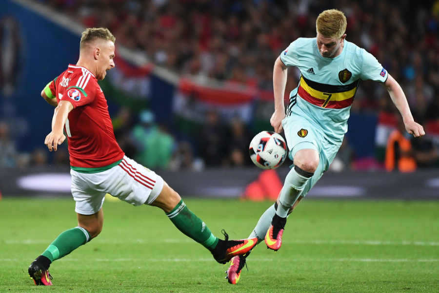 小组赛中超：英格兰爆冷德布劳内，比分揭晓