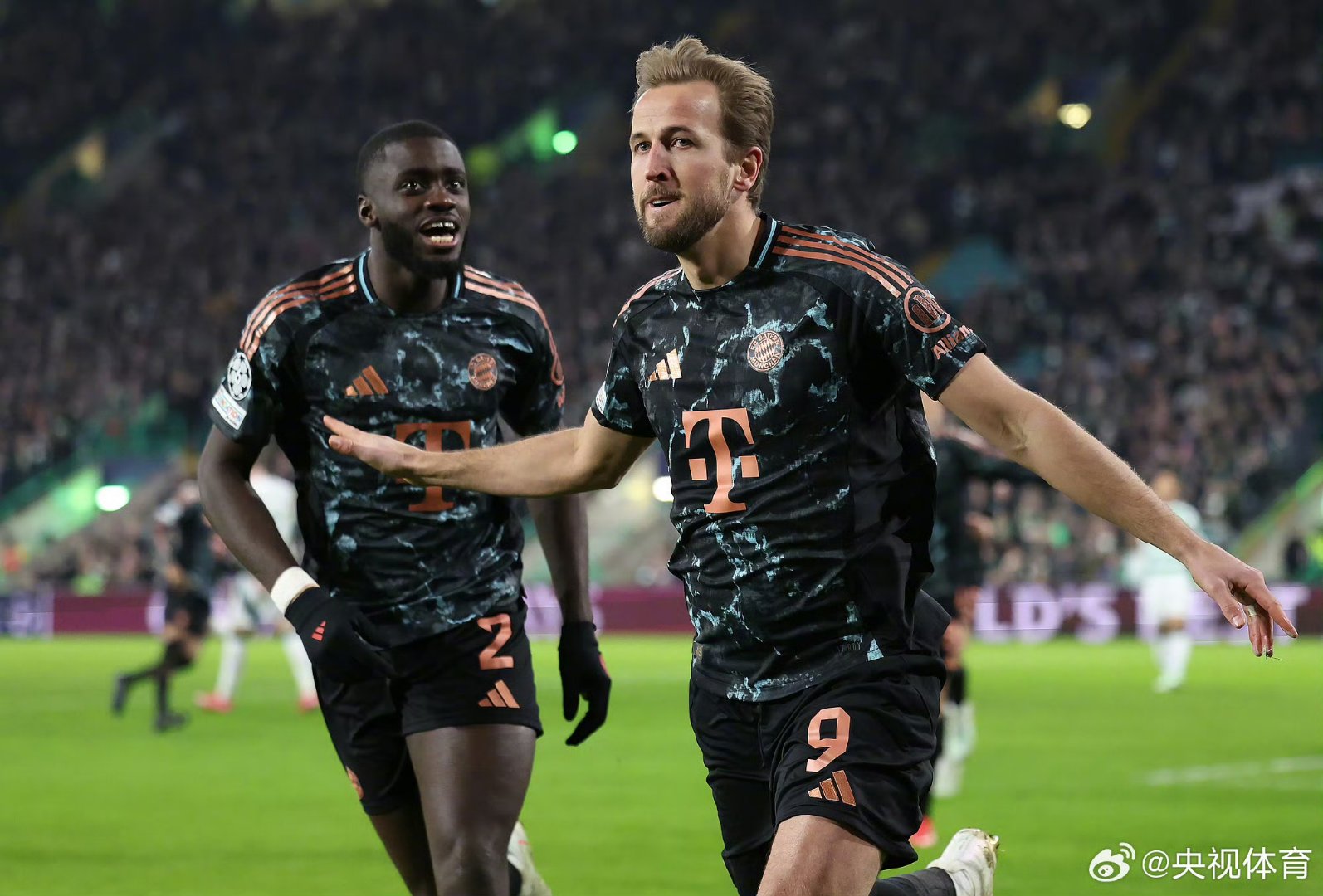 拜仁绝杀利物浦，凯恩乌龙送礼西甲的简单介绍