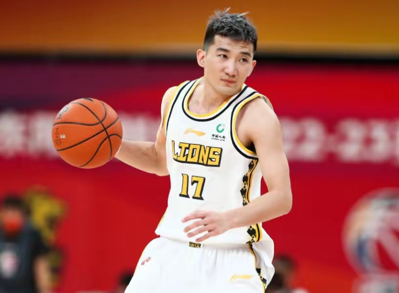 包含广厦队展现实力，轻松战胜对手的词条