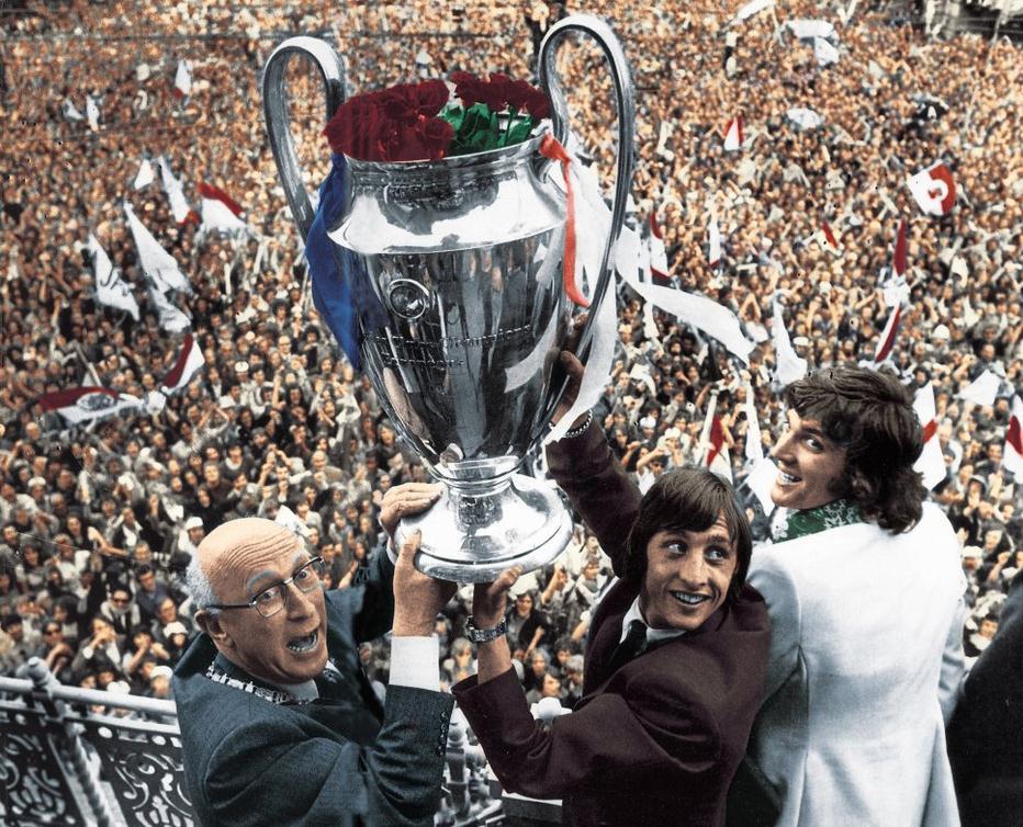 欧洲足球壮举令人惊叹，阿贾克斯晋级成功