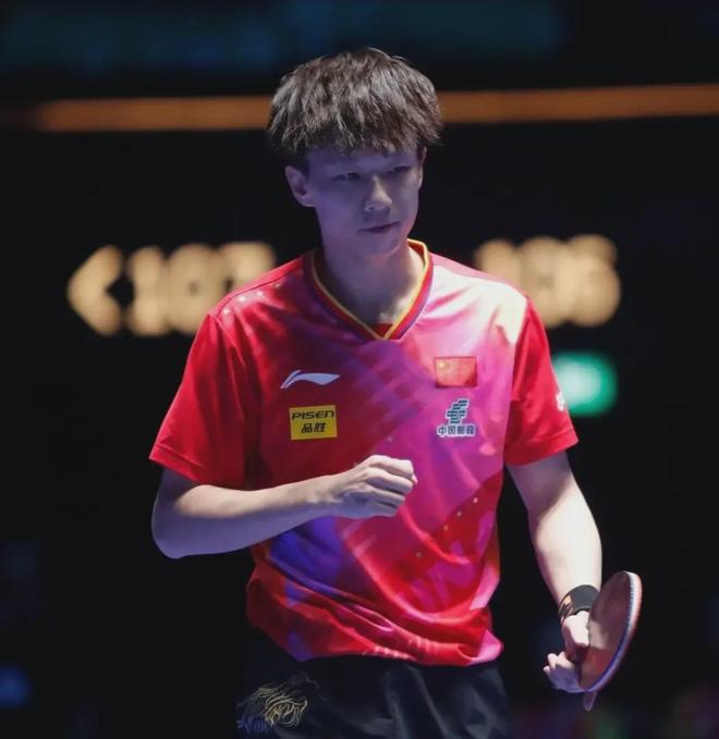 包含新加坡篮球风头无两摘取冠军的词条