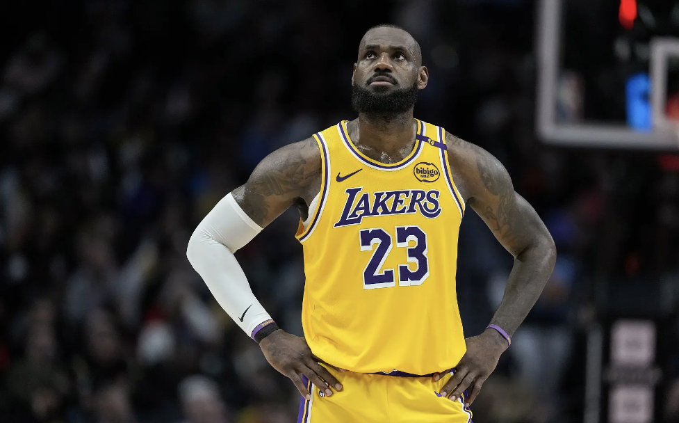 湖人客场擒雷霆,终结两连败 湖人客场擒雷霆,终结两连败