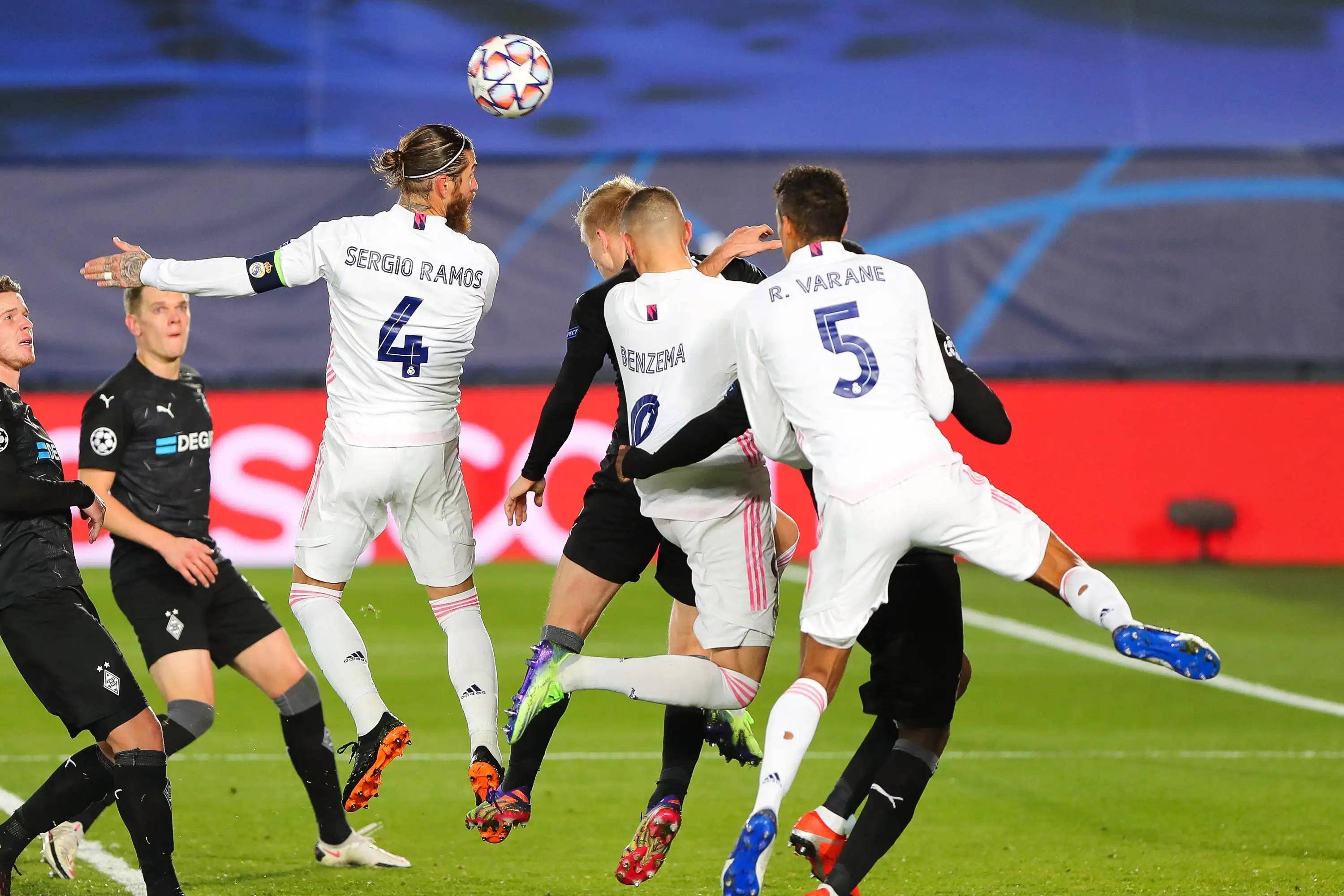 阿森纳横扫莱比锡红牛，阿圭罗统治全场