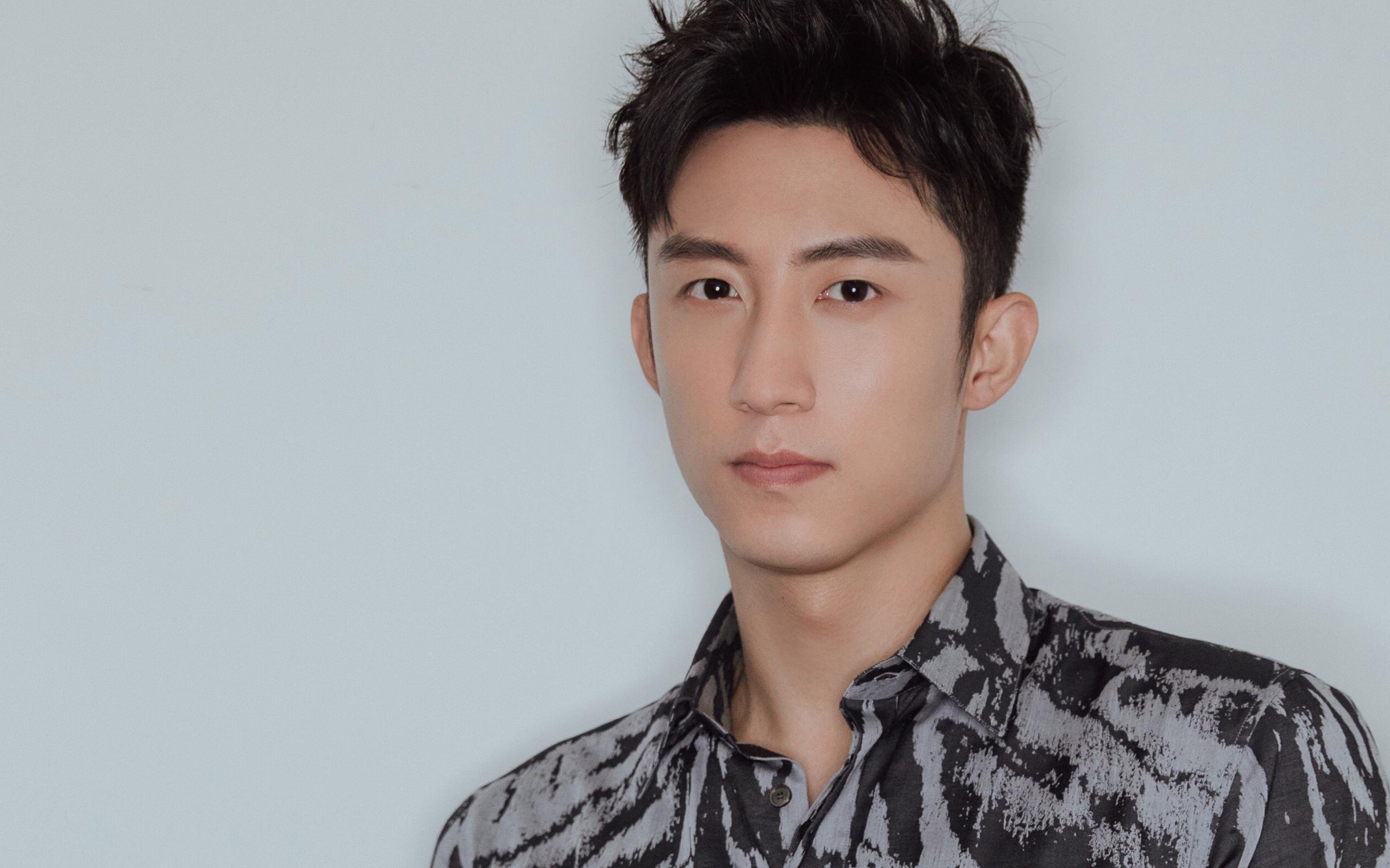 德甲争冠战之夜,字母哥关键进球定乾坤