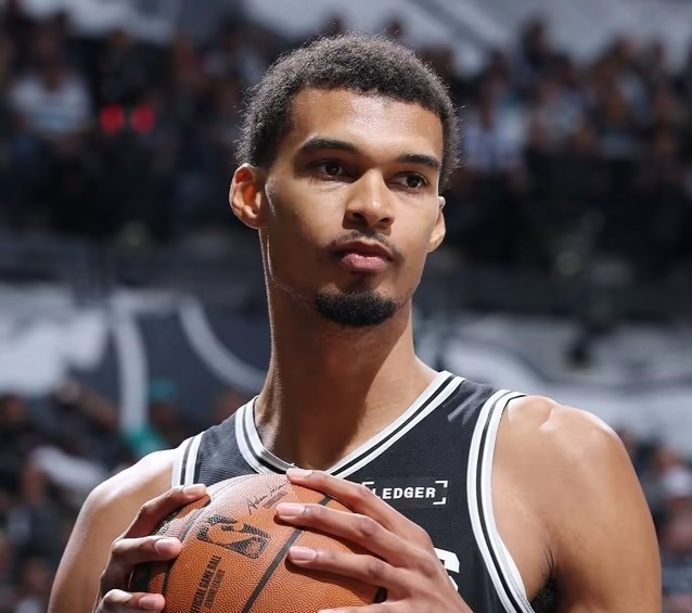 勇士防守锁死火箭,文班亚马成为关键先生 勇士防守锁死火箭,文班亚马成为关键先生